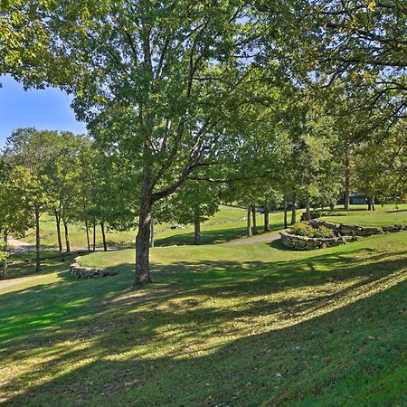 Resort Condo With Patio, 5 Mi To Branson Landing! Exterior photo