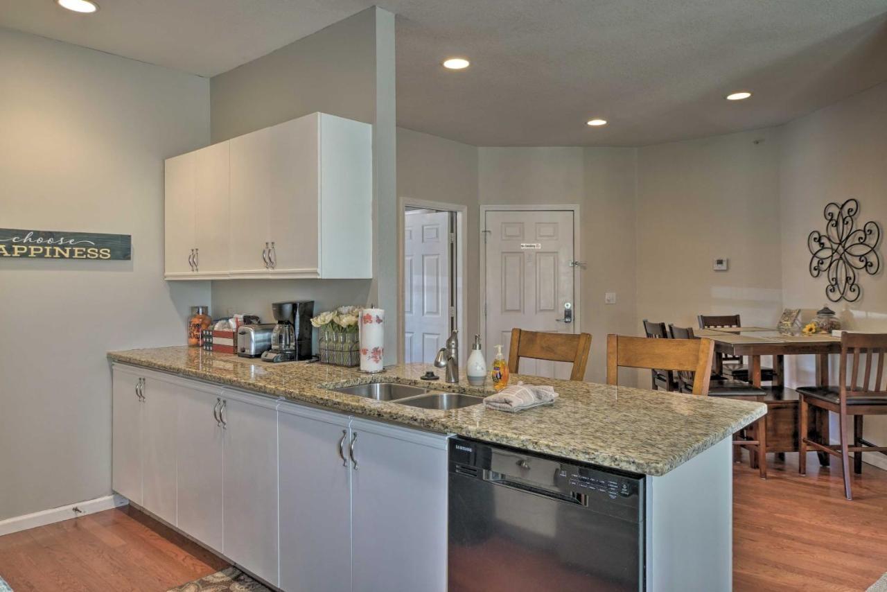 Resort Condo With Patio, 5 Mi To Branson Landing! Exterior photo