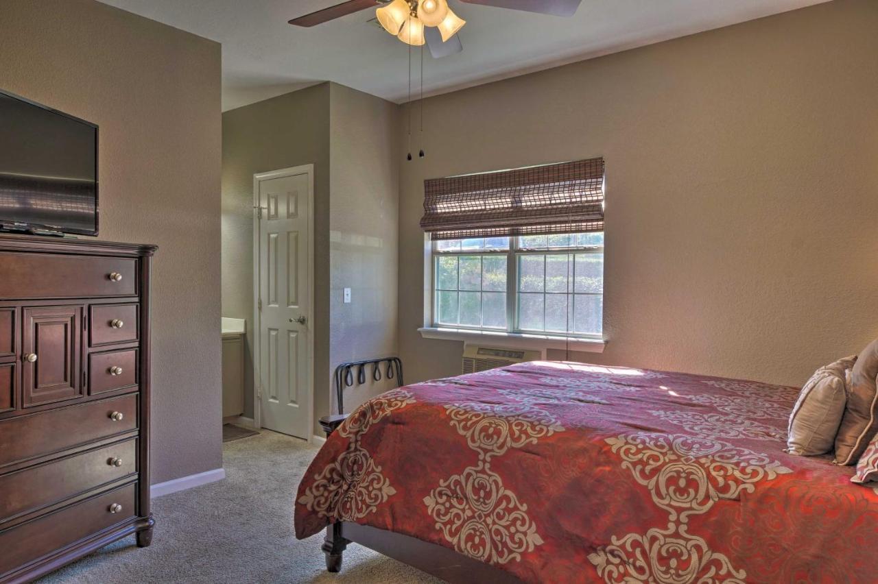 Resort Condo With Patio, 5 Mi To Branson Landing! Exterior photo