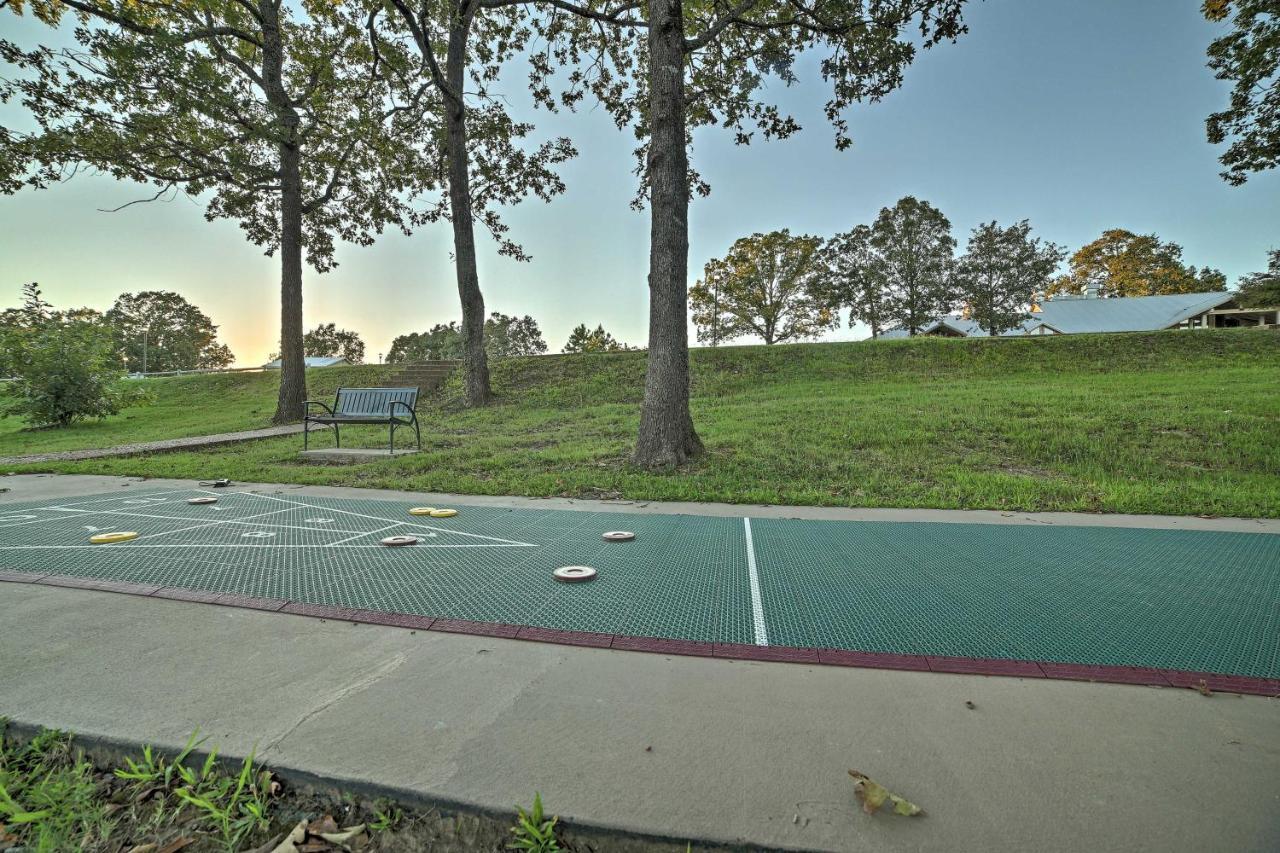 Resort Condo With Patio, 5 Mi To Branson Landing! Exterior photo